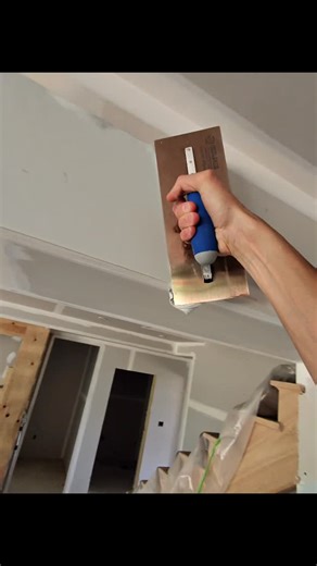 Tmak Taping on Instagram: "“ Smooth Master “ by @co.metools Get it all @bartstapingtools use code TMAK for a discount on your entire purchase. #drywallfinisher #drywall #coating #mud #construction #renovation #homeimprovement #tools #drywallnation #business #finisher #entrepreneur #howto #diy #tutorial #reels #foryou #fyp #satisfying #cgc #usg #sheetrock #menatwork #jobsites #trollclothingcompany #drywall #asmr #fyp #trowel #trowels #skilledtrade #cometools"