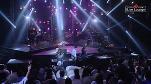 15M views · 630K reactions | ခ်စ္ဖူးတယ္..ခ်စ္ဖူးတယ္..ခ်စ္ဖူးတယ္ အို မလြယ္ဘူး ႐ူးႏိုင္တယ္..‍‍ ကိုယ္တိုင္ေရးပုံတူ ေတးေရး - ၀င္းမင္းေထြး ခ်စ္ေကာင္း ၊ အိမ့္ခ်စ္ ၊ Junior ခ်စ္ေကာင္း | FG Live Lounge | Facebook