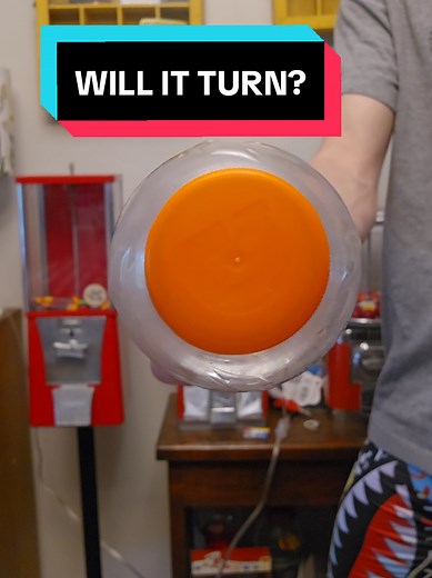 Will a Gatorade cap work in a gumball machine? #vendingmachinehack #gumballmachine #experiment #foryou
