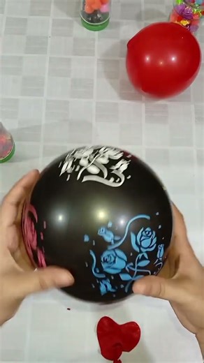 funny popping balloon dance #balloon #youtubeshorts #funny #viral #shots #poppballons