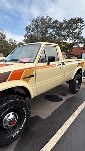 This isn’t just a Toyota — it’s a legend reborn. 💪 #Toyota4x4 #ClassicToyota #OffRoadLegend | American Classic Cars