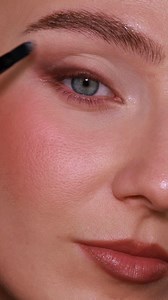 ✨ A Make up Factory celebra 20 anos com a nova coleção outono/inverno! Tons terrosos e elegantes que transformam o teu look do dia para a noite. 🌙💄 | Perfumes & Companhia