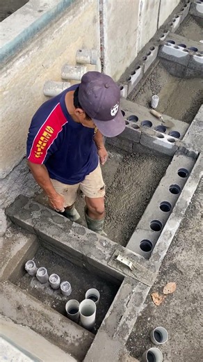 Creating a sloped filter chamber floor toward the backwash drain
