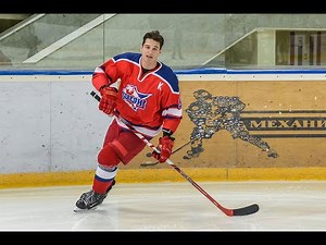 Звезда сериала "Молодёжка" Иван Жвакин после премьерного показа фильма «Капитан Немо»