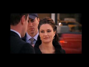 Conwoman handcuffed by police