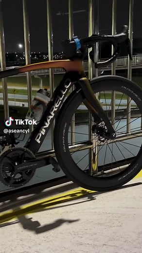 Cycling Gear Comparison: SRAM vs Shimano