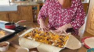 Ree Drummond's Chicken Chili Sheet Pan Quesadilla | The Pioneer Woman - Food Network #ThePioneerWoman #FoodNetwork #ReeDrummond Join group: https://www.facebook.com/groups/1059667405947260 | Food Network Fans
