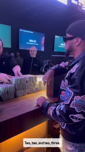 MAZI VS on Instagram: "I DID IT AGAIN 路‍♂️THE BEST TO EVER DO IT ONLY 1  ME!!! $2.3 MILLION ON A SUNDAY !! SEE YOU AT THE WINDOW  #SBK #GOAT #Sportsbetting #SUPERBOWL #chiefs #Eagles #Mismyfavoriteletter"