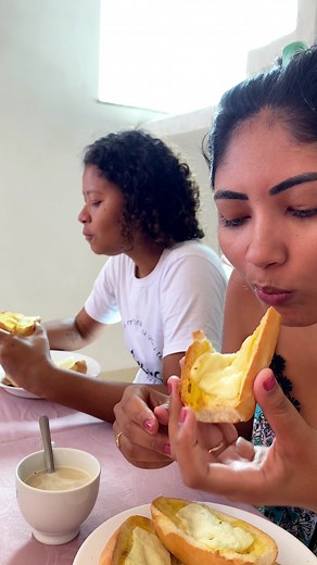 Jessica é um travesseiro? 🤔😂🤣🤣🤣 #sejacriador #sejacriadorcontratado #thursday #humor #meme | Kelly Fontes Fox