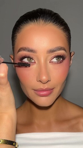 60s Makeup Tutorial with Mia