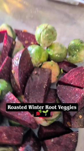 Simple 5 ingredient Roasted Root Veg here everyone. Perfect for lunch with some feta cheese Or.... Delicious with your evening dinner. Easy on the chilli though! The dried chilli flakes are SERIOUSLY hot  理 Gloves highly advisable. Especially, when you forget yourself and rub your eyes with chilli on your hands. Not cool (literally!) ☺️ #wholefoodherorecipies #youarewhatyoueat #theslimdownsolution #curbcravings | The Wholefood Hero | Facebook