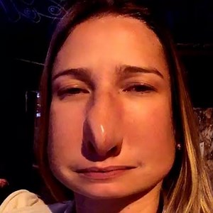 Nao consegui falar nadaaa󾌴󾌴󾌴󾌴󾌴󾌴 Essas carinhas do snap me matam, meo Deos como dou risada. #rircura #rirdesi #leve Bom diaaa mundaooo!!🌎🌍󾀹 | Luana Piovani