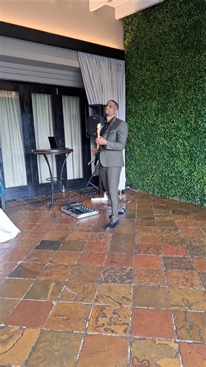 A happy and blessed new year to everyone..Bookings for 2026 are fully open.. Bookings@titusrhyno6gmail.com Whatsapp:0658221887 A Boys 2 men classic 🎧 Advised @highlight | Rhyno Titus