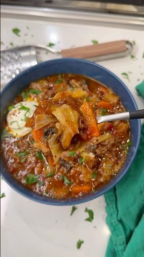 I lose weight eating this Cabbage Beef Soup 🥬 #shorts #easyrecipe