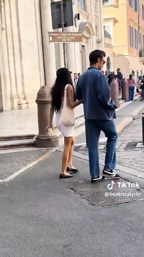 Harry Styles Updates 💋🪩 | Harry with Zoë Kravitz out in Rome recently! August 24 via beatrizalyrio | Instagram