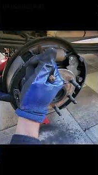Rear Brake Shoe Replacement in 60 Seconds | DIY Car Fix #automobile #carrestorationproject #carparts