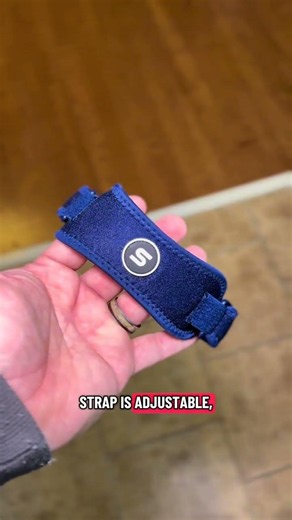 This patella knee strap is a simple, lightweight way to add extra support around the kneecap during