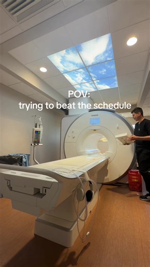 MRI turnover in real time 😮‍💨 Head ➡️ shoulder… reset everything and act like you weren’t just in a full sprint 2 seconds ago Meanwhile the schedule: “next patient is ready” 🧍‍♂️ #mritech #radiology #mrilife #travelmritech #healthcareworkers