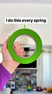 I use painters tape to help secure my spring floral decor #spring #floraldecor #flowers #homedecor | Liz & Jeff