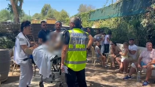 #accident du petit train d'#ajaccio : plusieurs enfants parmi les blessés. #corse https://france3-regions.franceinfo.fr/corse/corse-du-sud/ajaccio/20-personnes-blessees-dans-un-accident-du-petit-train-a-ajaccio-3195798.html | France 3 Corse ViaStella