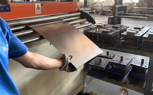 4个制造业生产流程的视频