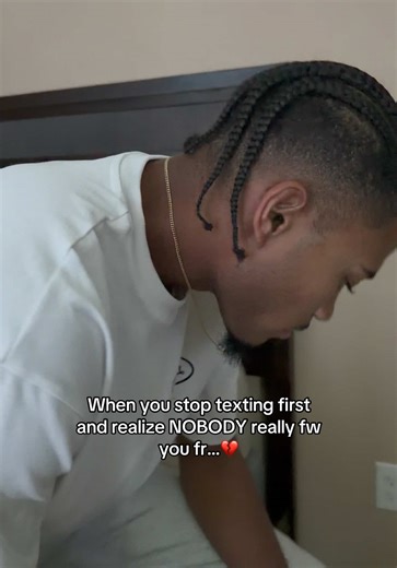 Understanding Relationship Dynamics When You Stop Texting First