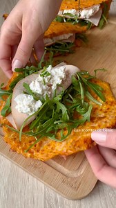 Wraps de carotte :Environ 85kcal par unité (Pour 4 wraps, adapter selon garniture)4 carottes moyennes, Sel poivre, ciboulette, Un œuf, Une poignée de mozza Rapée, Garniture au choix : salade, ricotta, crudités. Épluchez et râpez les carottes. Ajoutez l’œuf, l’assaisonnement et le fromage râpé. Mélangez le tout. Formez des ronds fins sur du papier cuisson et enfournez 25min à 180•c four préchauffé. Laissez refroidir avant de décoller et garnir selon vos envies | Les Recettes de Ginie