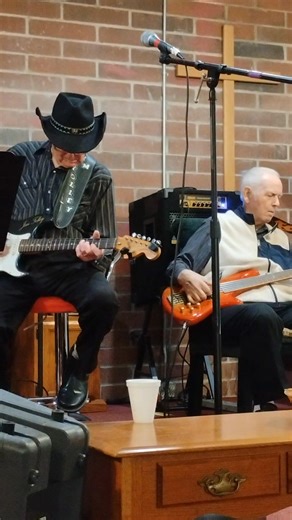 Jim Tolley and his pickers doing what they do best, pick!  | Tolley's Top Dogs | Facebook