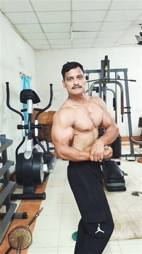 Side Chest & Back Split Pose 🔥 Desi Body Show | Vijay Fitness