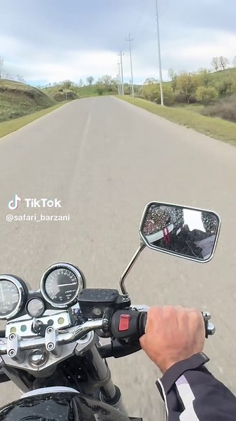 Exploring Mergasor on a Honda CB400