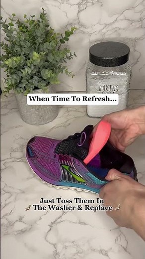 Do Your Shoes Stink? 👃 Try These Odor Absorbing Cleaning Hacks ✨