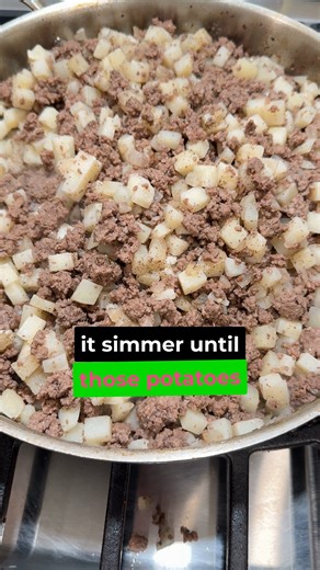 This Hamburger Hash is the ultimate easy dinner 😍 One skillet, budget-friendly ingredients, and ready in under 30 minutes! Perfect for busy weeknights when you want comfort food FAST. 🍳 Why you’ll love it: ✔ One-pan meal ✔ Family-approved ✔ Simple pantry staples ✔ Crispy potatoes savory beef 📝 Ingredients: • 1 lb ground beef • ½ yellow onion, diced • 2 tablespoons vegetable oil • 1 (32 oz) bag frozen diced hashbrowns • ½ cup water • 2 teaspoons minced garlic • 1 teaspoon salt • ½ teaspoon pep