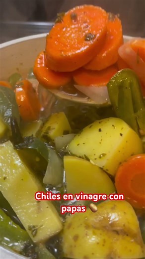 #haciendo chiles en vinagre con papas 🥔🥰😍