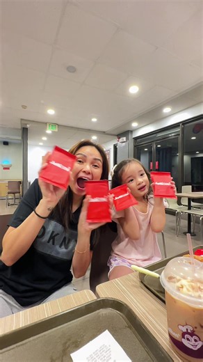 finally getting some Jollibini 🌸😍🙈😃 (naubusan at pakipot pa nung 2024 e, ngayon wala nang pa tumpik2 pa! AHAHA!) food trip with family plus happy kami to get our biases! (except si Ante Maloi, di nakuha ni @zac hahaha! @kie got Staku 😍 I got my Mikha & Aiah! 😃) @BINI PH @Jollibee #JolliBini #biniPH