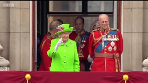 35K views · 610 reactions | God Save the Green Screen Queen :D Ecco come si è scatenato il web appena ha visto l'abito color verde acido della regina Elisabetta. Non sapevano che la tonalità del verde è la stessa del green screen utilizzato nel cinema. Grazie a Il Ph. | Marianna Santoni Fotografia, Photoshop & Lightroom | Facebook