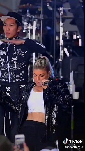 Fergie's Epic Rap Performance Live - Fergalicious Rap Lyrics