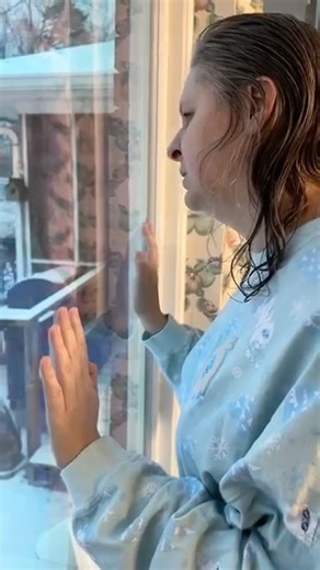 It’s a snow day! It almost never snows here, so this is quite the event! This is the first real snow we’ve gotten in a few years, and it didn’t snow at all last year. How does Jess feel about the snow? Will she go out in it or play in it? Listen to find out! | Autistic Interpretations