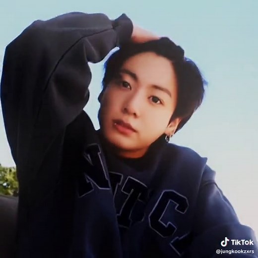 Copines: Edición Especial con Jungkook de BTS