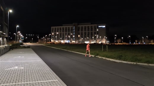 A lower volume faster paced session to keep the legs turning over a bit quicker in winter | High Performance Runner