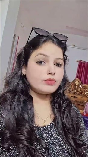 mujhe anniversary pero me Khadi honi he #comedy #aniruddhacharyaji #explore #entertainment