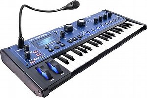 Novation MiniNova, kompakter VA-Synthesizer mit 37 Minitasten – Robuster, kompakter, leistungsstarker Mini-Synthesizer mit Stimmeffekt/Vocoder, 256 Werksklängen und fünf Effekten pro Stimme