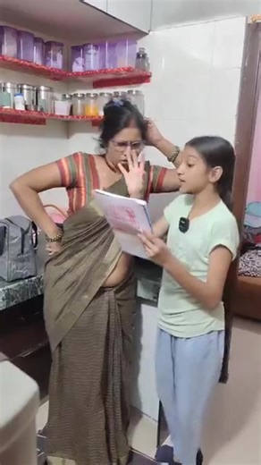 മകൾ: മമ്മീ, ഇതൊന്ന് കേൾക്കൂ.. അമ്മ: ആ.. മകൾ: മഹാത്മാ ഗാന്ധിയുടെ സമാധി 44 ഏക്കറിലാണ്. അമ്മ: ആ.. മകൾ: നെഹ്‌റുവിന്റെ സമാധി 52 ഏക്കർ. അമ്മ: ആ.. മകൾ: ഇന്ദിരാ ഗാന്ധിയുടെ സമാധി 45 ഏക്കർ. അമ്മ: അതെ.. മകൾ: രാജീവ് ഗാന്ധിയുടെ സമാധി 15 ഏക്കർ. അമ്മ: അതെ.. മകൾ: ഇതിനെല്ലാം കൂടി ഏകദേശം 250 ഏക്കർ സ്ഥലം ഉപയോഗിച്ചിട്ടുണ്ട്. അമ്മ: അതെ, ഉപയോഗിച്ചിട്ടുണ്ട്. മകൾ: എന്നിട്ട് വെറും രണ്ടര ഏക്കറിൽ രാമക്ഷേത്രം പണിതപ്പോൾ, ചില വിവരദോഷികൾ പറഞ്ഞു അവിടെ സ്കൂളോ ആശുപത്രിയോ ആയിരുന്നു പണിയേണ്ടതെന്ന്. മകൾ: കൊള്ളാം അടിമകളെ കൊള്ളാം! അമ