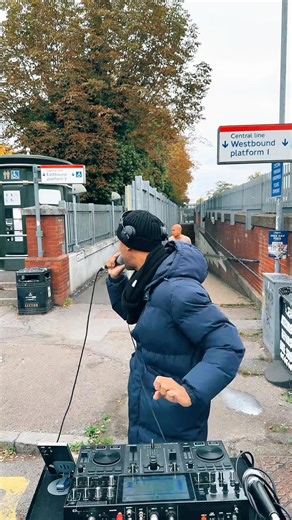 76K views · 822 reactions | Can you spot the location ? Booking Info Kelly 07415215198 Fri 21st Nov im performing live Vault Shenfield on stage 11pm til midnight Vault Shenfield 2nd May 2026 The Bull Corringham for Talk2medarling The Bull Corringham For exclusive content add our new channel @gsmallztv on all platforms | Grant Small | Facebook