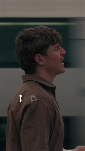 channeling my rap energy with two trains 🏙️ we have 5 days, if you wanna be the first to hear it, pre save through the link in my bio ❤️🪴 #newmusic #sydneymusician #ausmusic #sydneyindierock #musicvideo