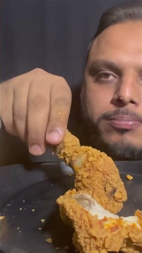 ASMR EATING CRUNCHY CHICKEN SATISFYING SOUNDS #mukbang #asmr #food #asmreating #eatingsounds #shorts