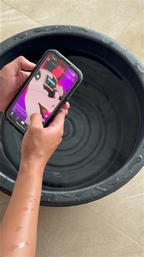 Even when the screen is wet, the touch is still smooth and responsive. Video recording while spla...