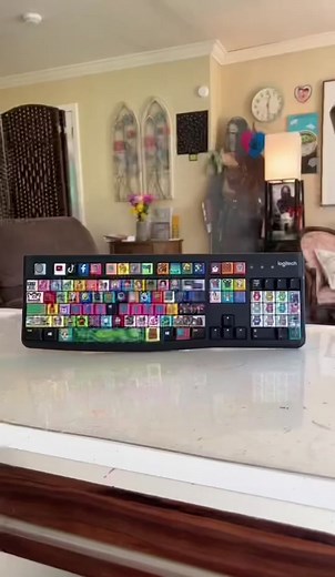 Customizing my keyboard!! ⌨️🎨 Pt.15 #ohayla