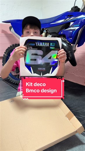 Kit deco 100% personnalisable Contactez le sur Instagram ! Merci bmco design ✌️ Colis cadeau #kitdeco #moto #cross #mx #yz125 @bmco_design.com @3AS Racing @Fédération Française de Moto