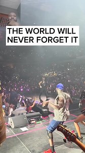 826K views · 16K reactions | See how Davido Printed his name in history #5iveAlivetour #highlightseveryone #chivido2025 #fypシ゚ #foryoupage #music #chivido #davido #trending | Celebrities Fanpage | Facebook