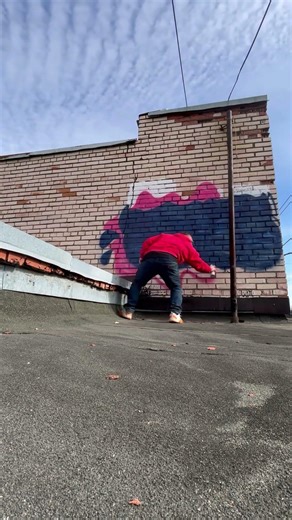 Roof graffiti throw up